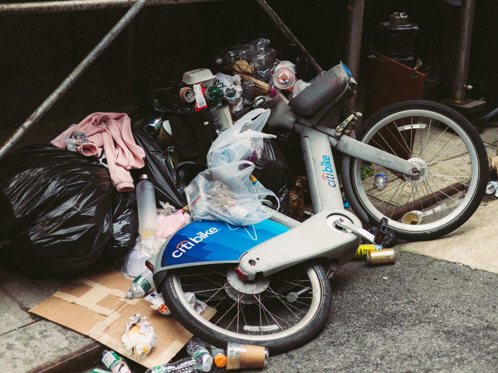Seven Slip-Ups That Sink a Springfield Dumpster Rental